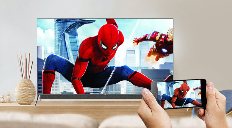 TV TCL 65C815 một ứng dụng Google Cast chiếu trên màn hình lớn